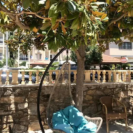 Ξενοδοχείο με διαμερίσματα Goezdem